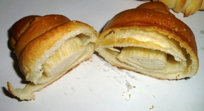 今日のおやつは「塩パン」でした