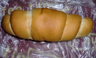 今日のおやつは「塩パン」でした