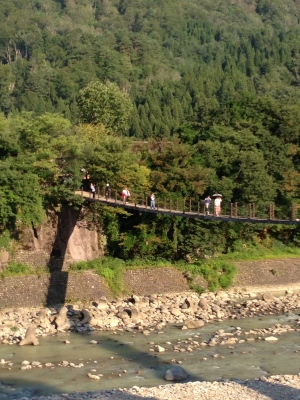 親父との2人旅の最初の目的地の白川郷へ行って来ました