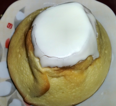 今日のおやつは「まるで山?パン」でした