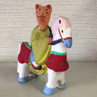 日本三大土人形・伏見人形 | 鈴を振りふり