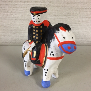 新潟・水原（山口）人形 | 鈴を振りふり