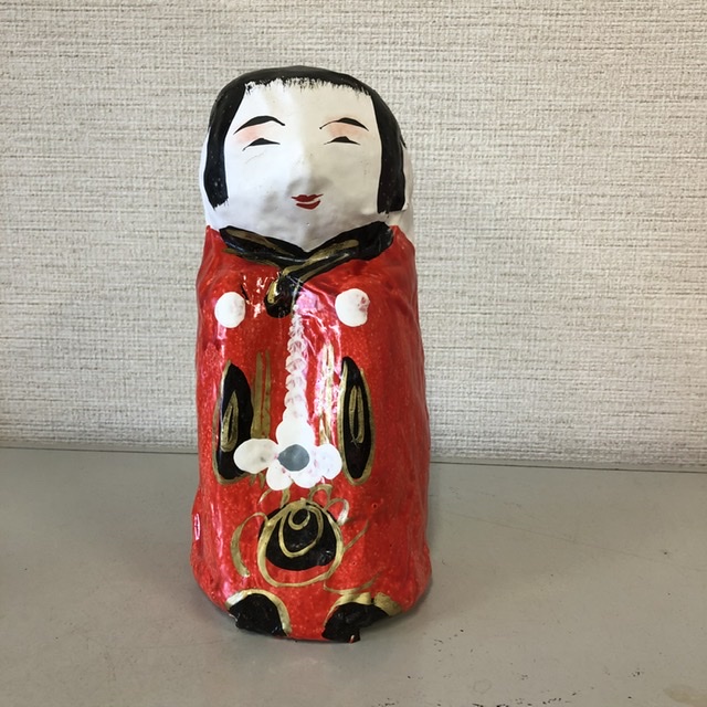 赤い郷土玩具・1 | 鈴を振りふり