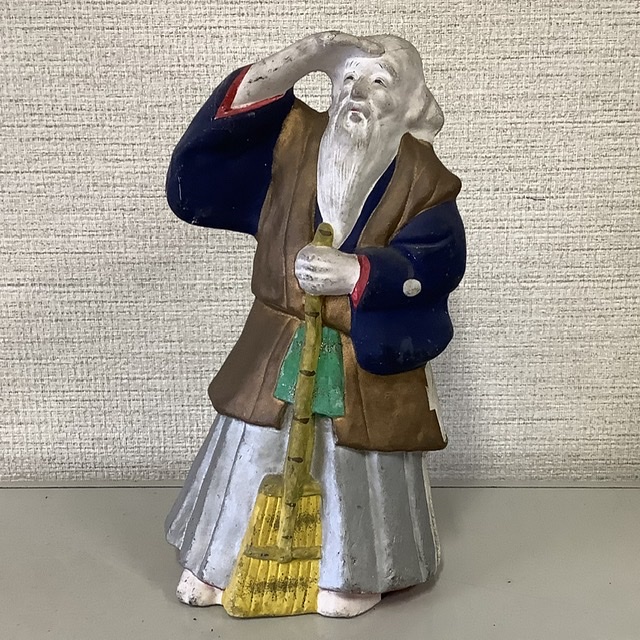 鈴を振りふり
