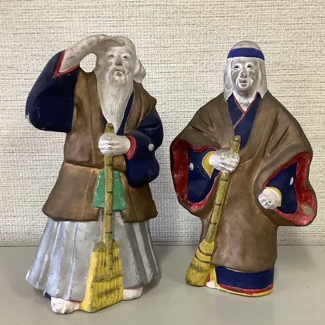 鈴を振りふり