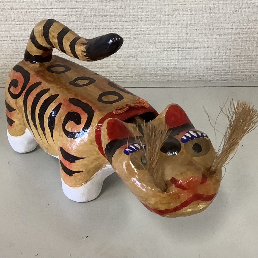 郷土玩具(東京都〉江戸張子【首振り 口上の辰】 いせ辰 作 騒がしく 郷土玩具(東京都〉江戸張子【首振り 口上の辰】 いせ辰 作 騒がしく