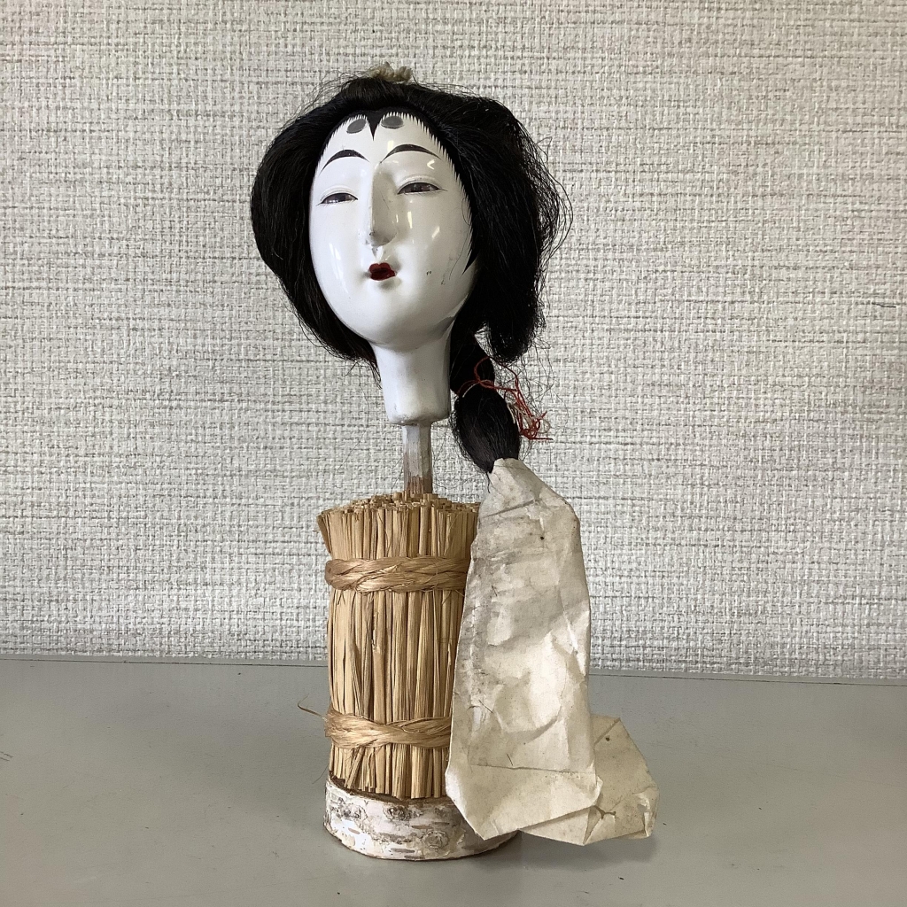 豆本 郷土玩具 女② | 鈴を振りふり