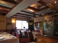 明るい店内
