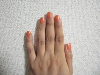オレンジのネイル