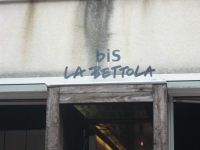 本店から徒歩1分のLA BETTOLA bis