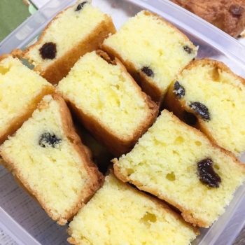 ラムレーズン入りバターケーキ
