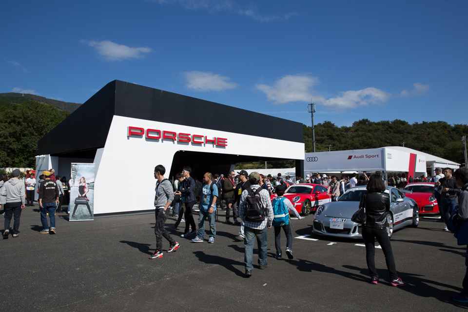 PORSCHE
