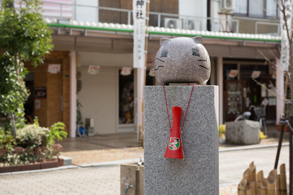 ももねこ様像