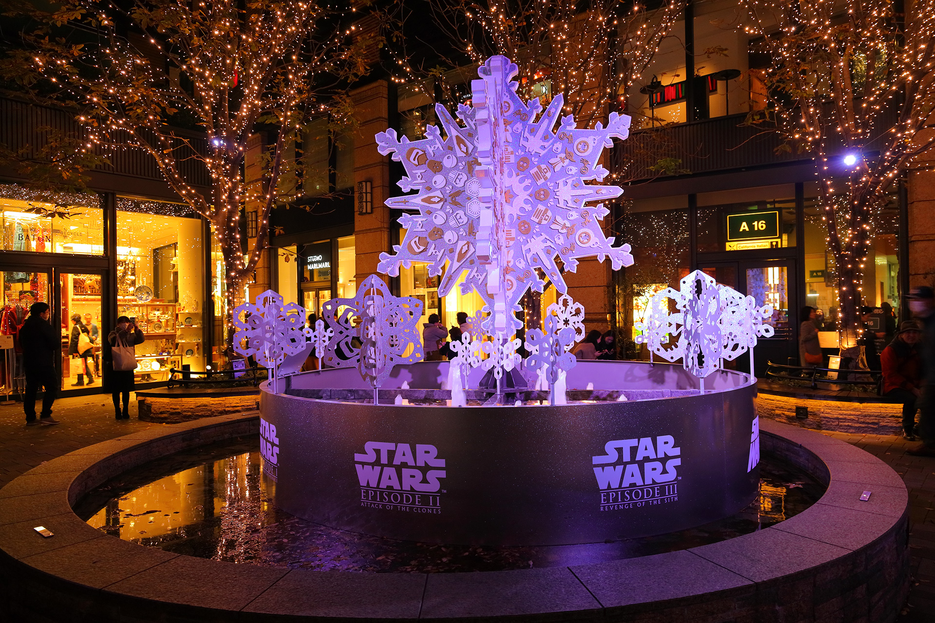 丸の内ブリックスクエアスターウォーズクリスマスオブジェ