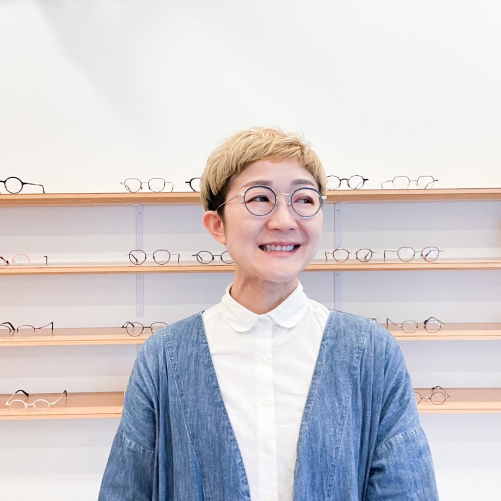 Seacret Remedy シークレットレメディー　S-005-1 メガネ シークレット レメディ」の眼鏡は、女性の美しさを引き出す繊細な
