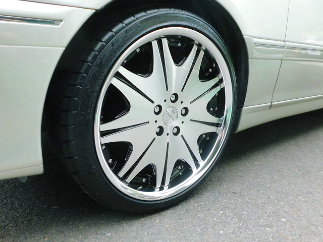 クラウン ワーク ヴァリアンツァD3S 19インチホイール 装着 
