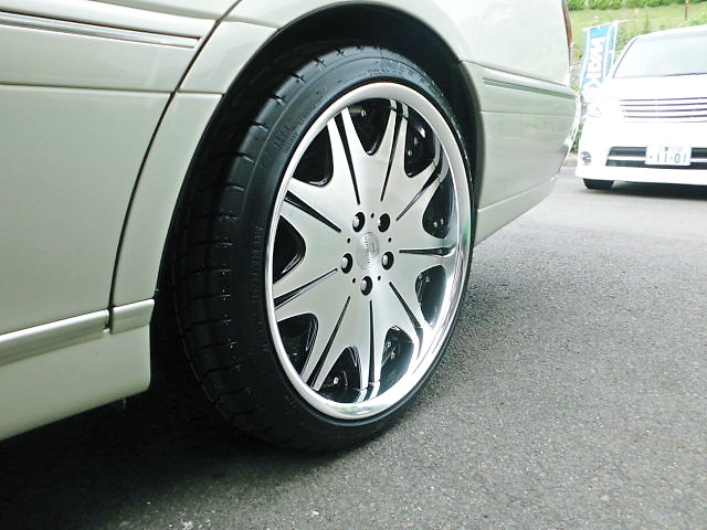 クラウン ワーク ヴァリアンツァD3S 19インチホイール 装着 