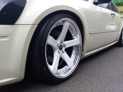 ダッチマグナム WORK ZEAST ST2 21インチホイール 装着