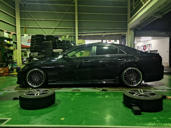 マークX WORK シュヴァート レグニッツ 19インチホイール 装着