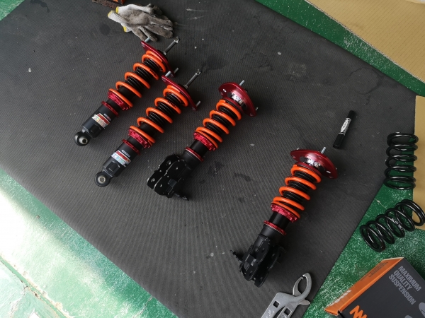 GR86 ブリッツ車高調 DAMPER ZZ-R&MAQSスプリング 取付