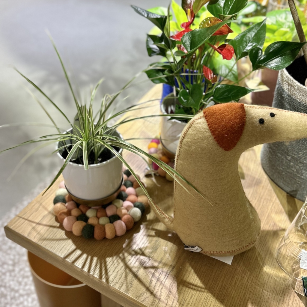 あたたかみのあるフェルトアイテム | upstairs outdoor living shop