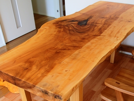 一枚板の椅子 一枚板に合う椅子 ｜一枚板テーブル 通販｜大阪｜一枚板・無垢板家具