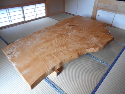 栃無垢一枚板の座卓を納品。 | 千葉県柏市の無垢一枚板テーブル専門店 