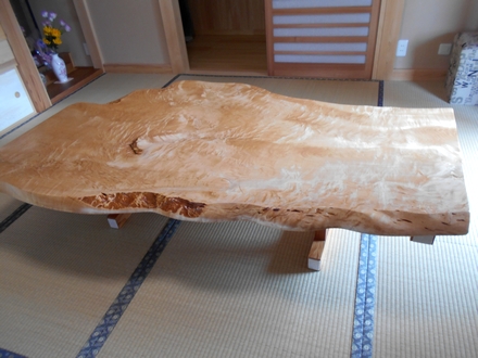 栃無垢一枚板の座卓を納品。 | 千葉県柏市、流山市の無垢一枚板 