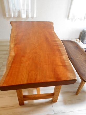 山桜一枚板テーブルを納品 | 千葉県柏市の無垢一枚板テーブル専門店