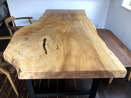 分厚い大判、栃一枚板テーブルを納品 | 千葉県柏市、流山市の無垢一枚 