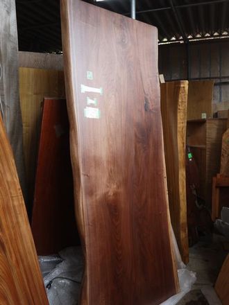 大判の無垢一枚板、5枚を新入荷(屋久杉、ウォールナット、トチ