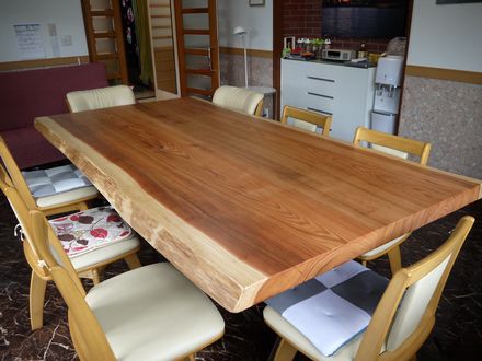 銘木杉の大テーブルを納品 | 千葉県柏市の無垢一枚板テーブル専門店 