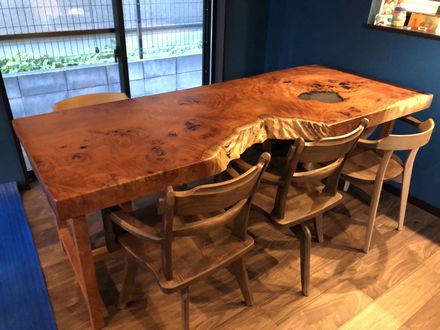 個性的な欅（けやき）一枚板テーブルを納品 | 千葉県柏市の無垢一枚板 