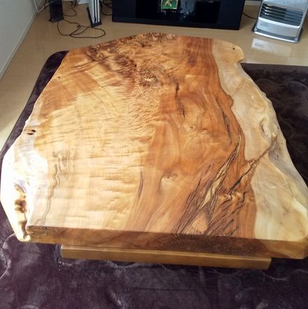 分厚い栃一枚板で作った座卓を納品 | 千葉県柏市の無垢一枚板テーブル 