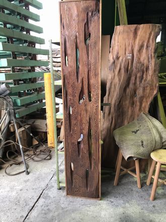 ユニークな屋久杉のベンチを制作中！ | 一枚板ショールーム