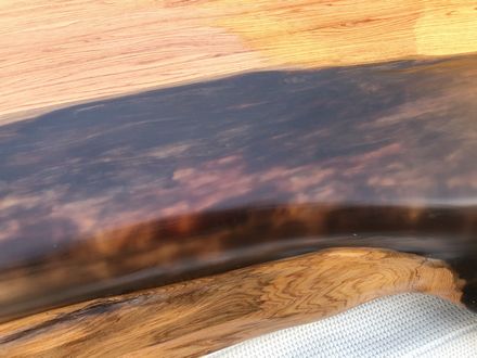 屋久杉一枚板テーブル、槐（えんじゅ）のベンチ、ウォールナット