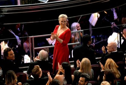 2018 oscar メリル立ち上がる