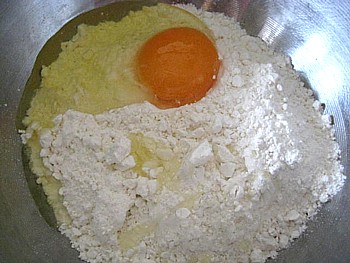 ホットケーキミックスでメロンパン4