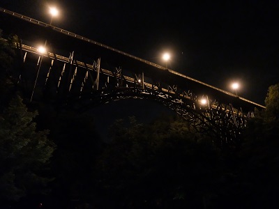 夜の橋