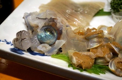 目玉も食べるのね_26