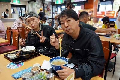 約350km走った長者原SAで朝食_03