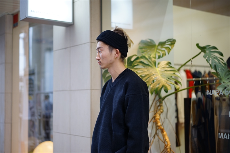 AURALEE(オーラリー)の新作、FELT WOOL YARN KNIT V NECK P/Oの AURALEE(オーラリー)の新作、FELT WOOL YARN KNIT V NECK P/Oの