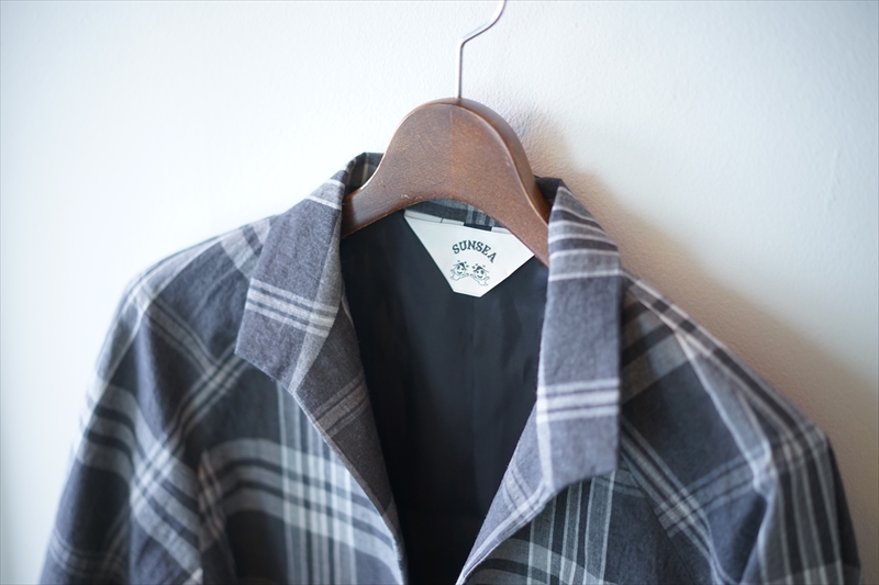 SUNSEA(サンシー)の新作、CHECK BLOUSON/LINEN PANTSのご紹介です