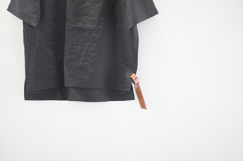 SUNSEA(サンシー)の新作、Linen Belted T/Brown/Black/のご紹介です