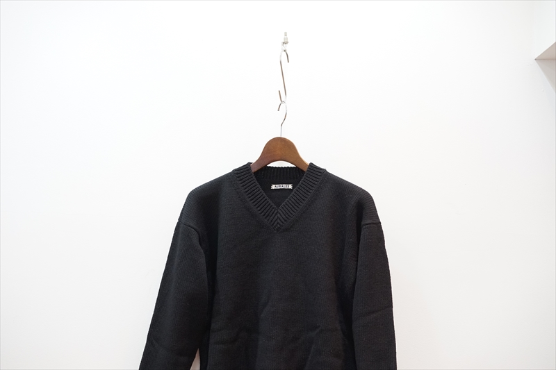 AURALEE(オーラリー)の名作、 FELT WOOL YARN KNIT V NECK P/Oの AURALEE(オーラリー)の名作、 FELT WOOL YARN KNIT V NECK P/Oの