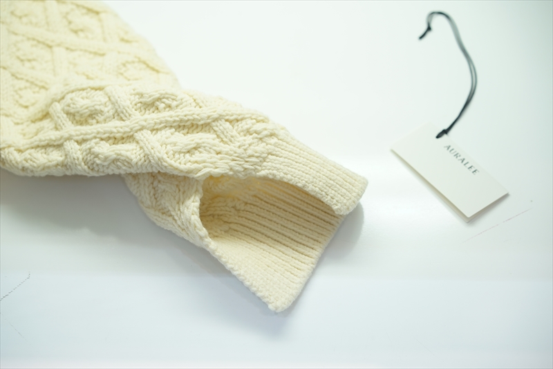 AURALEE(オーラリー) for women Hard Twist Merino Aran Knit Big P/O