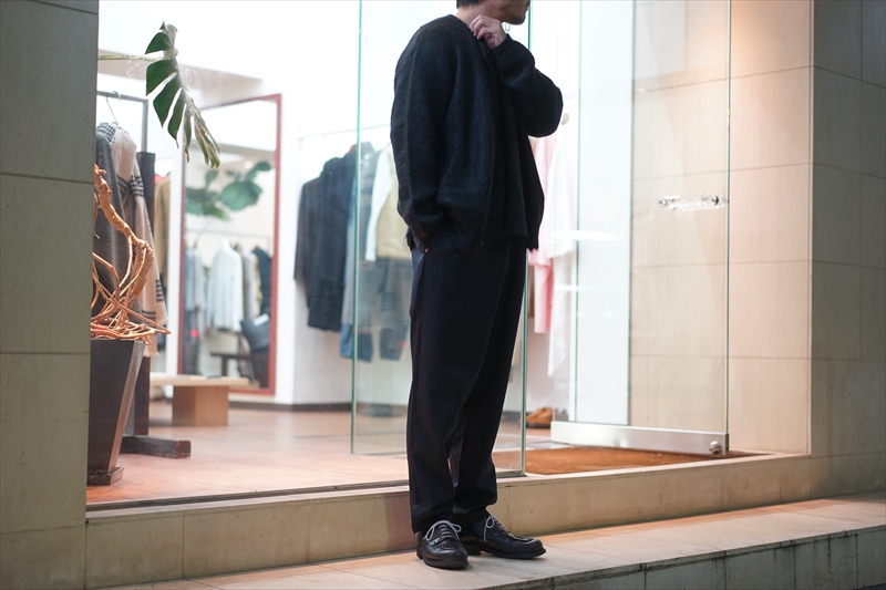 Graphpaper(グラフペーパー)の新作、Selvage Wool Cock Pants/Navy