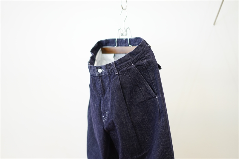 Graphpaper(グラフペーパー)の新作、Colorfast Denim Two Tuck Pants