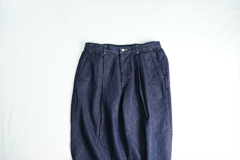 Graphpaper(グラフペーパー)の新作、Colorfast Denim Two Tuck Pants