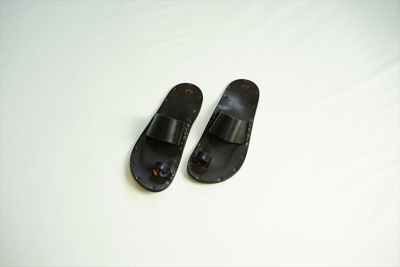 Jutta Neumann(ユッタ ニューマン)の新作、Hermes/Black Latigoのご 